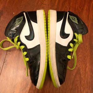 Jordan 1 Retro Size 1 Black Cyber White Mystic Green